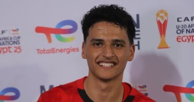 عبد الله يفوز بجائزة أفضل لاعب فى مباراة منتخب مصر وجنوب أفريقيا ويهديها لوالدته – سبق 24