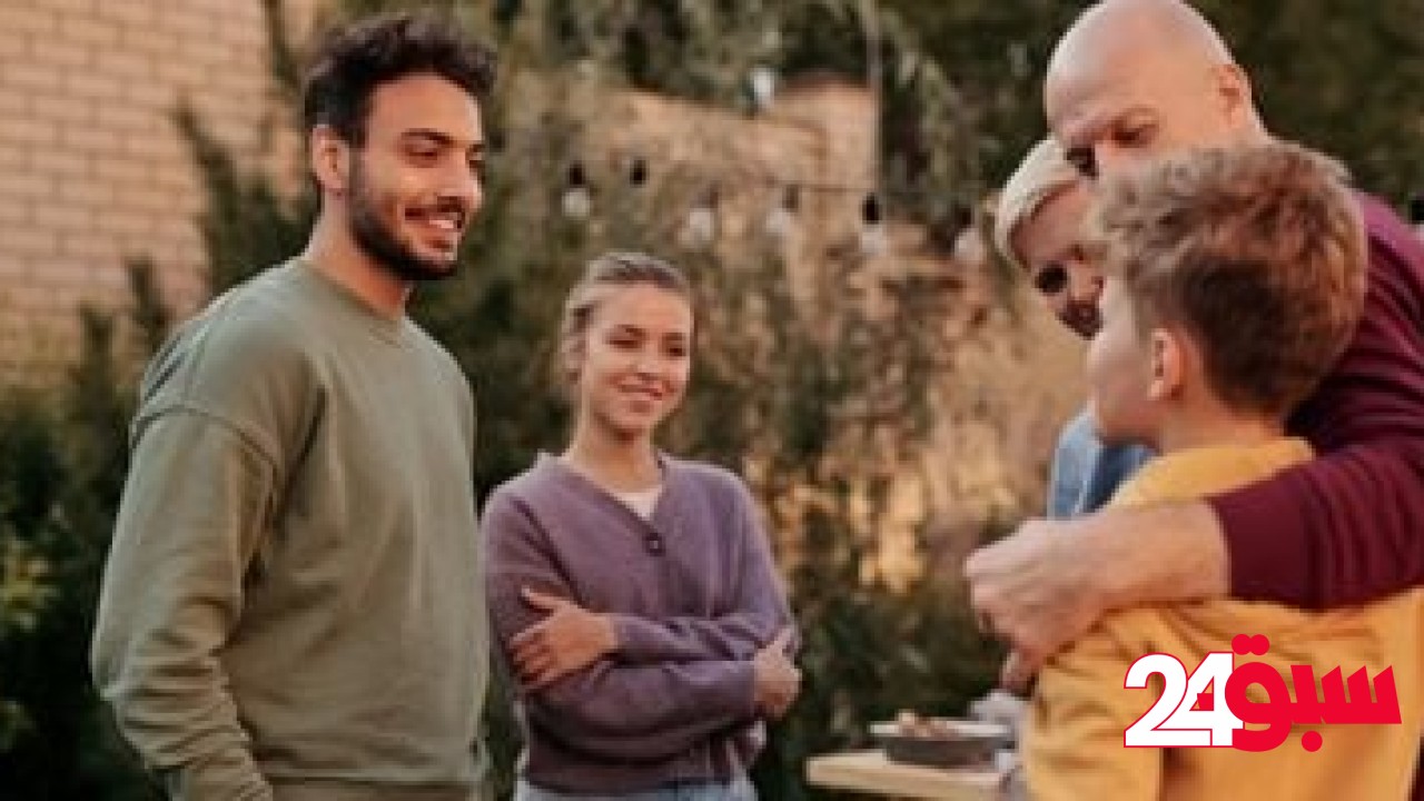 ابنك بيتكسف وبيميل للعزلة.. 4 نصائح هتساعدك تحوله لشخصية اجتماعية – سبق 24