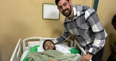 أحمد القندوسى يزيل الجبس بعد الاطمئنان على جراحة الساق – سبق 24