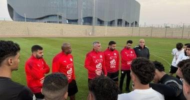 تفاصيل جلسة أسامة نبيه مع لاعبي منتخب الشباب لتصحيح الأخطاء قبل لقاء تنزانيا – سبق 24