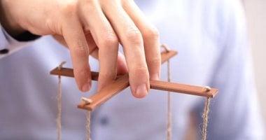 6 خطوات تساعدك تبعدي عن الحبيب المتلاعب.. مش سهلة بس مستاهلة – سبق 24