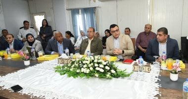 وزير الإسكان بعقد اجتماعا مع الشركات العاملة بحدائق تلال الفسطاط لمتابعة المشروع – سبق 24