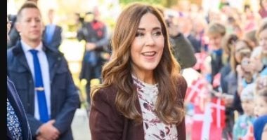 رغم أنها في الخمسينيات من عمرها.. ما هو سر حفاظ الملكة ماري على شبابها؟ – سبق 24