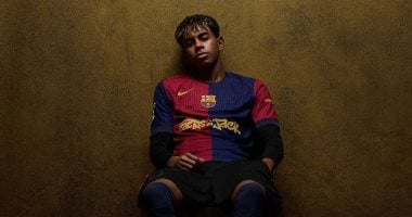 برشلونة يكشف عن قميصه الجديد قبل الكلاسيكو.. صور – سبق 24