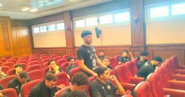 جلسة تحفيزية لمنتخب شباب كرة اليد قبل المشاركة فى كأس العرب بالكويت – سبق 24