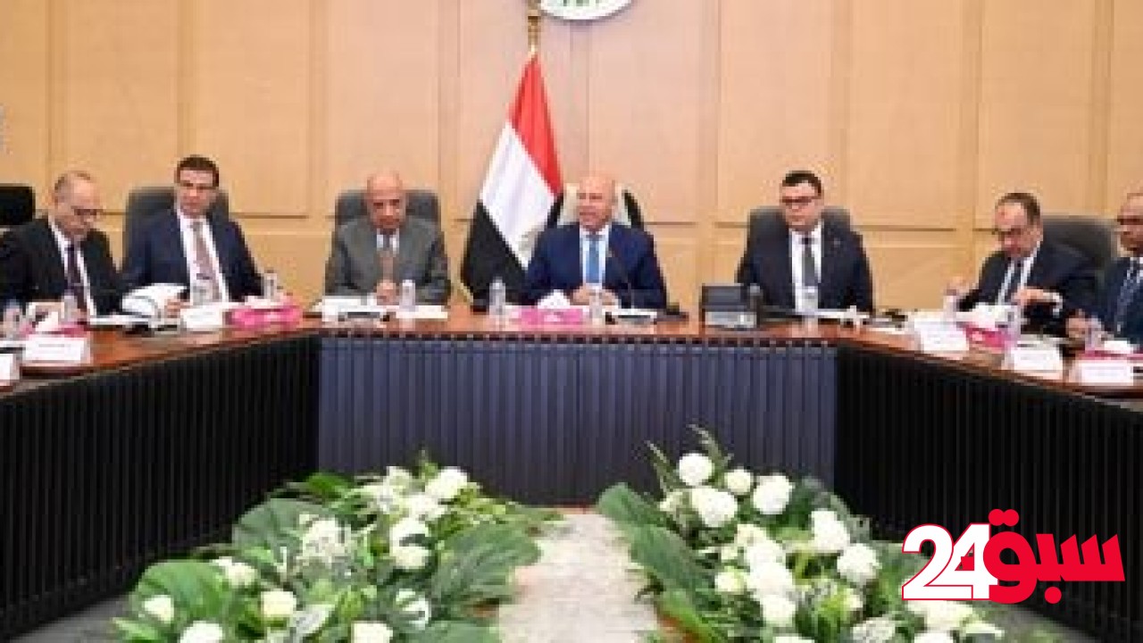 تشكيل مجموعة عمل لإعداد خطة إنشاء مصانع قائمة على استخدام المخلفات الزراعية – سبق 24