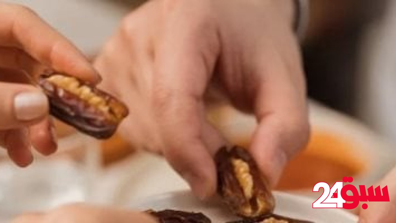تفسير حلم أكل العجوة مع صديق.. بشرى بالمنفعة والرزق الوفير – سبق 24
