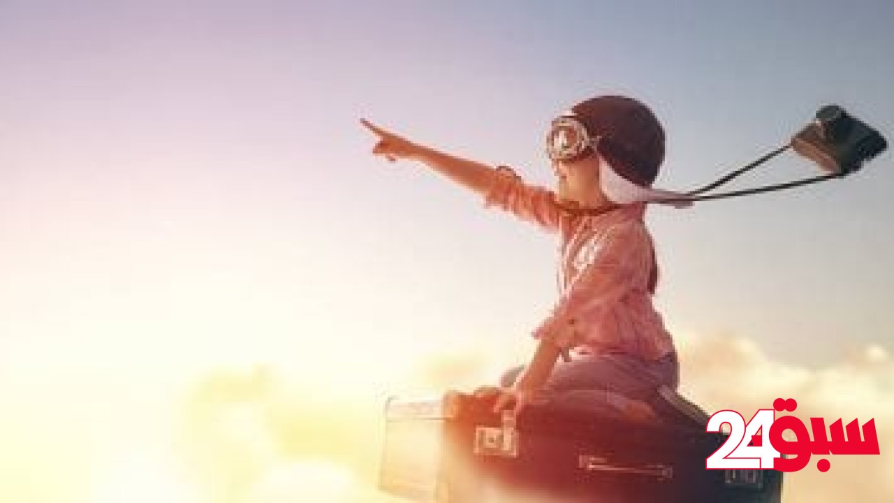 تفسير حلم الطيران.. إشارة للحرية والطموح وأحيانا الخوف من الفشل – سبق 24