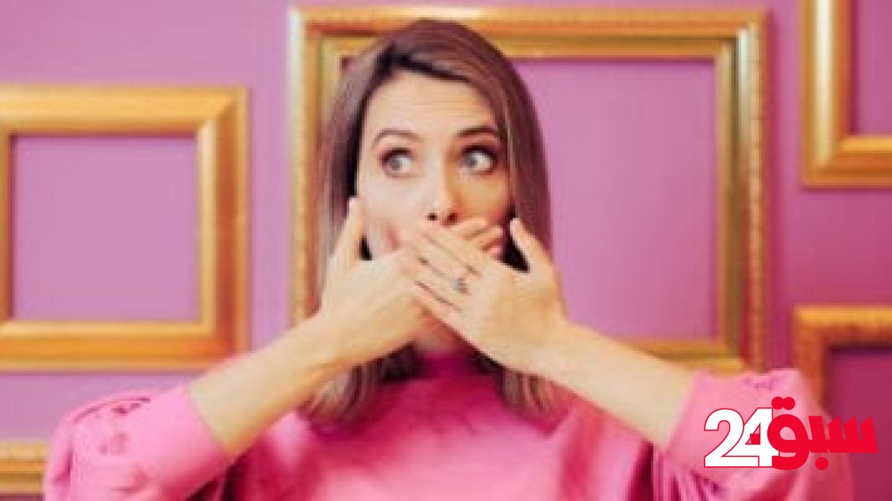 إمتى تتكلمى أو تسكتى؟.. اعرفى الإتيكيت بيقول إيه – سبق 24