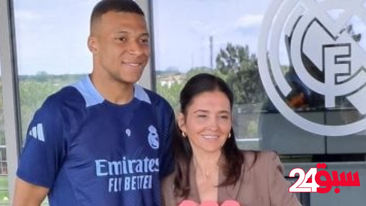 مبابي يتسلّم جائزة أفضل لاعب فى ريال مدريد هذا الموسم 2025 – سبق 24