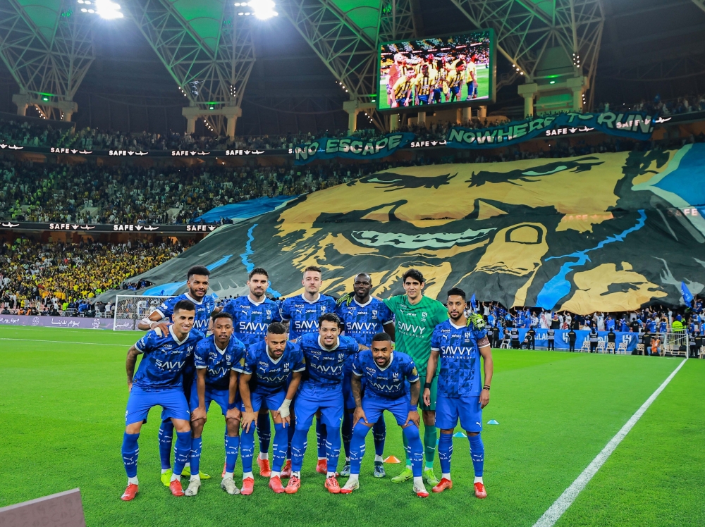من يقود الهلال فنياً أمام الرائد في روشن؟