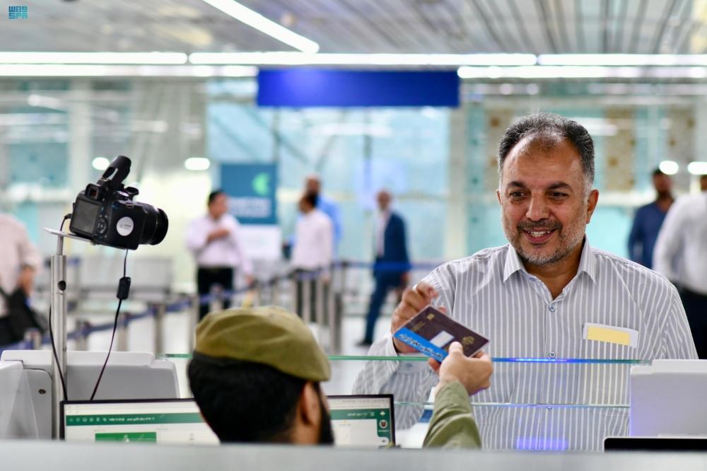 المدينة المنورة.. استقبال أولى رحلات الحجاج القادمين من إيران