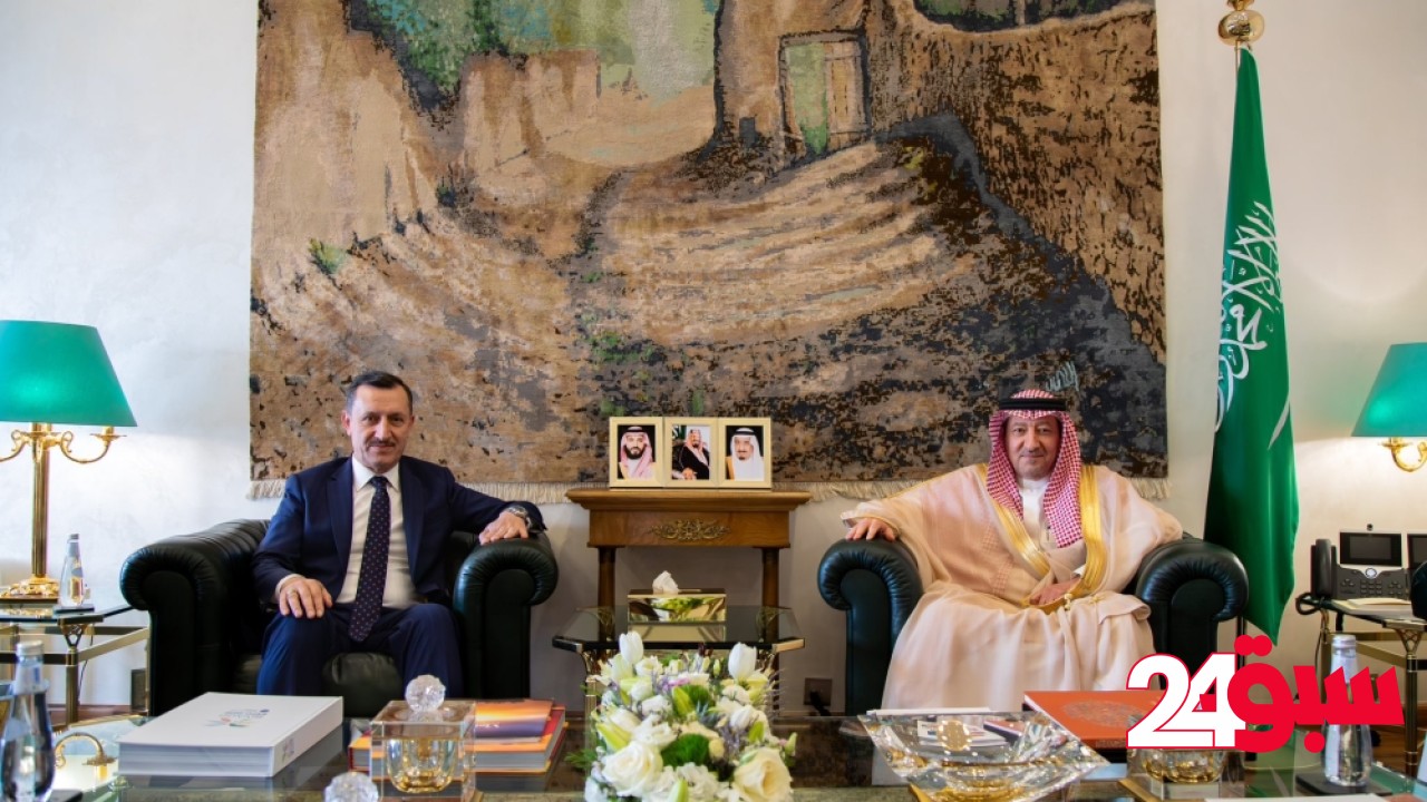 الخريجي يستعرض سبل التعاون مع سفير تركيا لدى المملكة