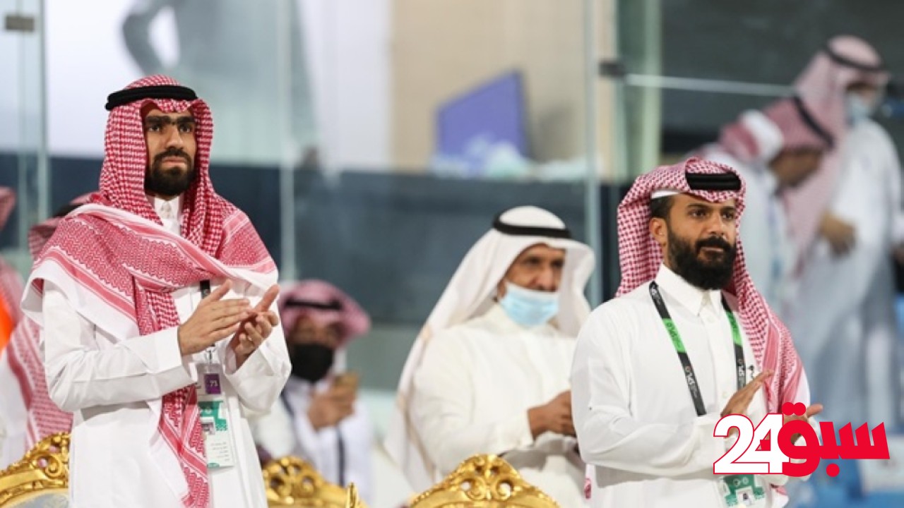 الحائلي وكعكي يُكافئان لاعبي الاتحاد عقب التتويج بالدوري