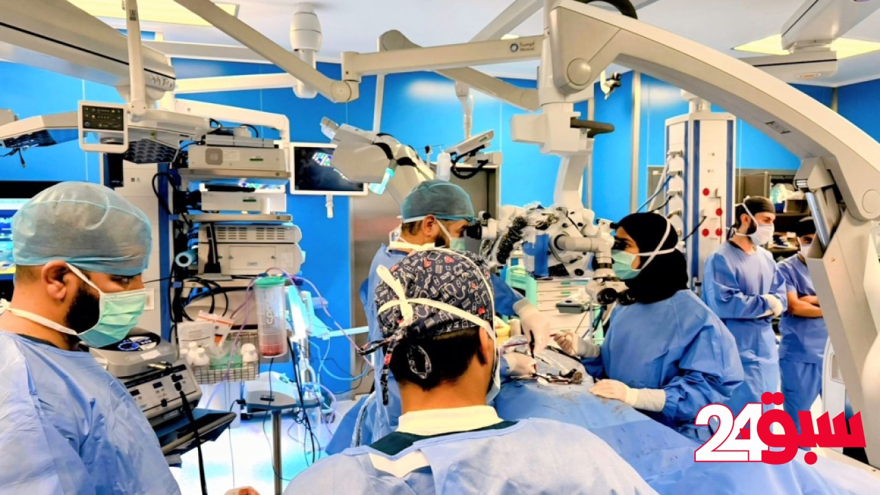 جراحة دقيقة تنقذ حاجة إندونيسية من ورم دماغي في المدينة المنورة