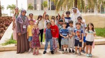 عبدالعزيز بن سلمان يلتقي أطفال كاوست ويبعث الأمل في مستقبلهم العلمي
