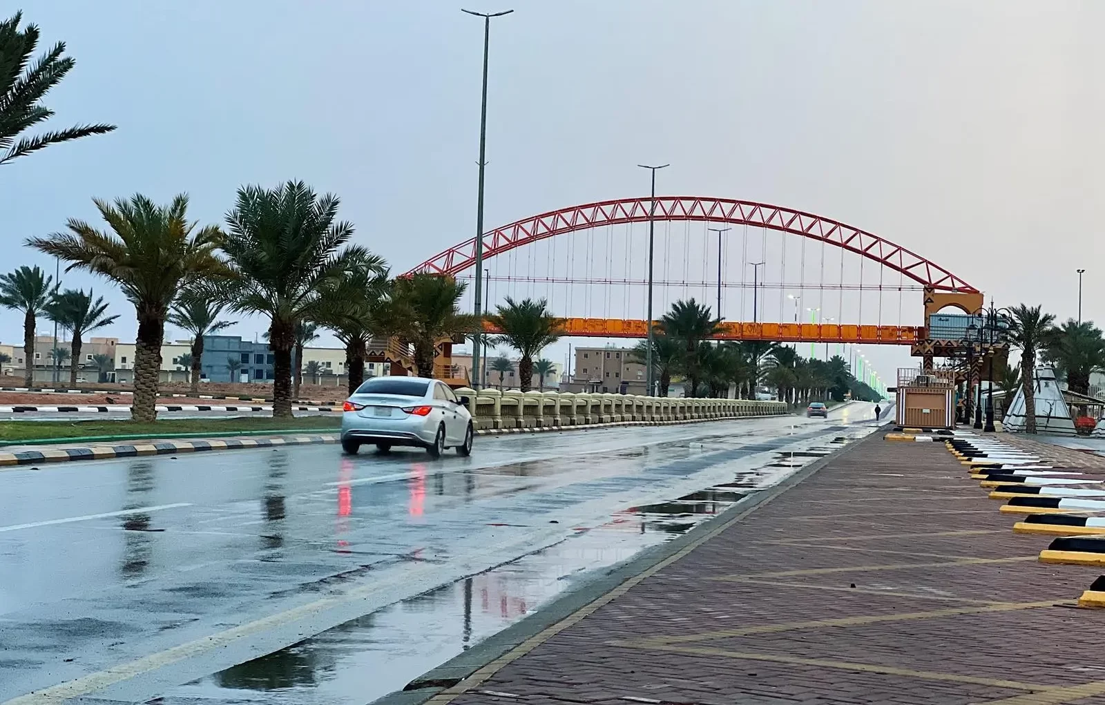 توقعات الطقس اليوم: أمطار وسيول وبرد على عدة مناطق